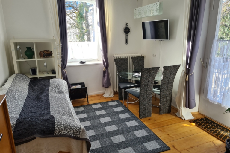 Bad Reichenhall - Villa Bariole - Jutta Deluxe Apartment Top 3 - Living room & bedroom