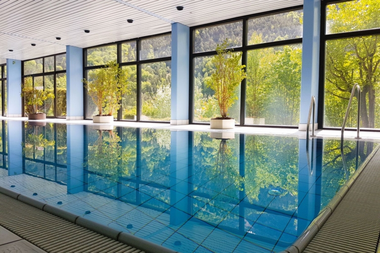 Bad Reichenhall - Apartment house "Am Schroffen" - Indoor Pool (beheizt / heated)